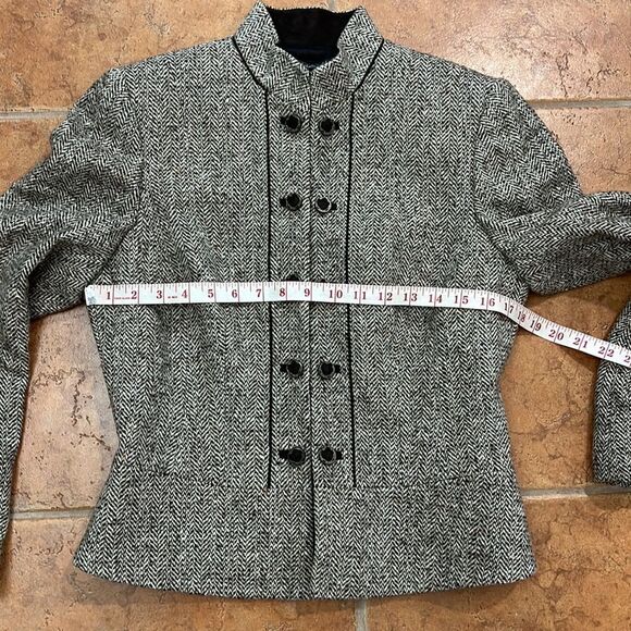 Tahari tweed brown jacket size 6 - Picture 9 of 10